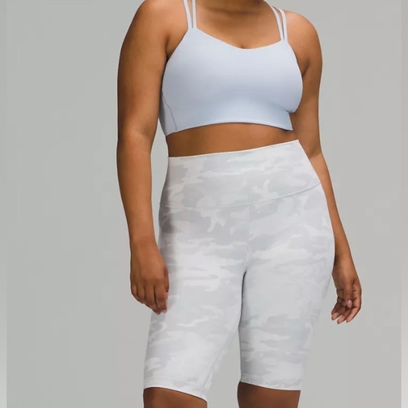 Lululemon White camo Wunder Under short 10in size 2 - Picture 1 of 6